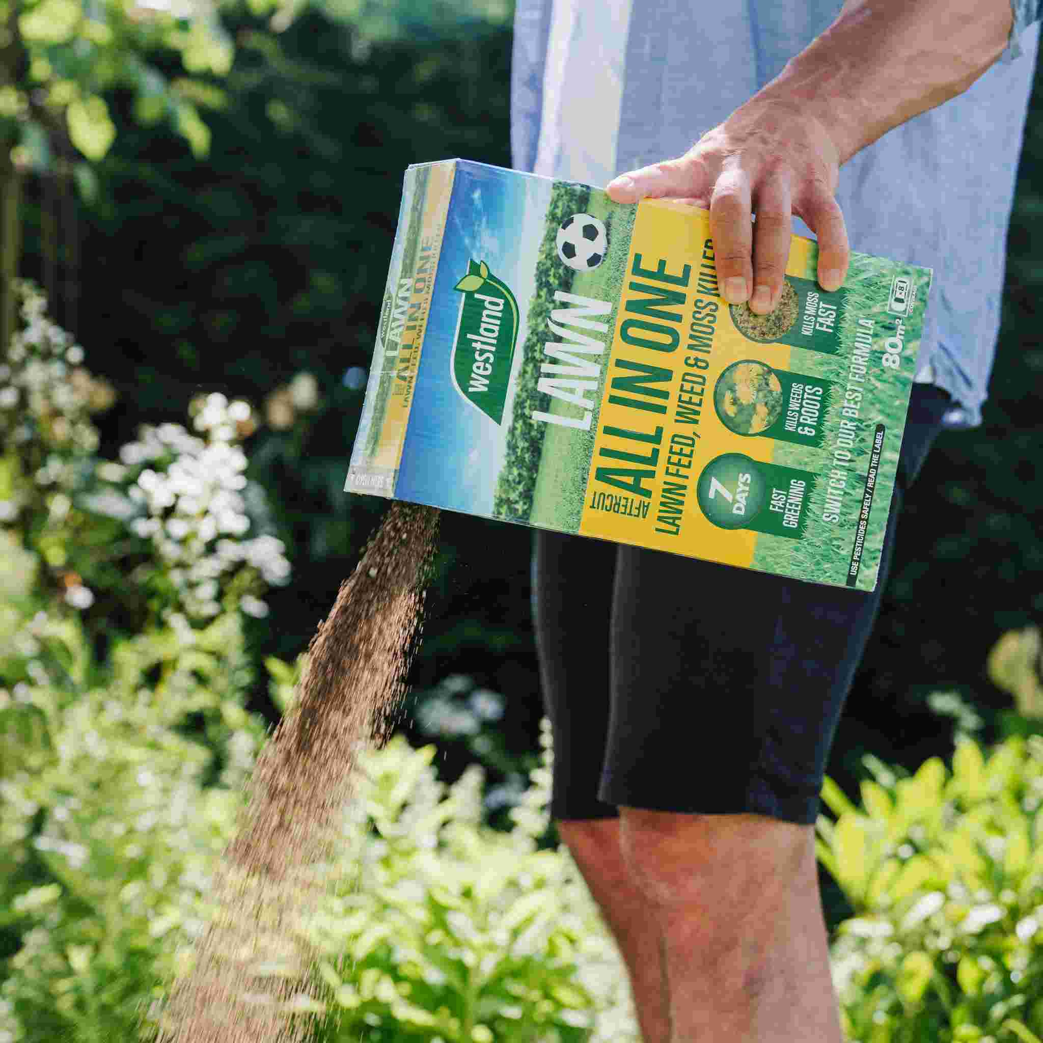 Aftercut All In One Lawn Feed, Weed and Moss Killer - Image 2