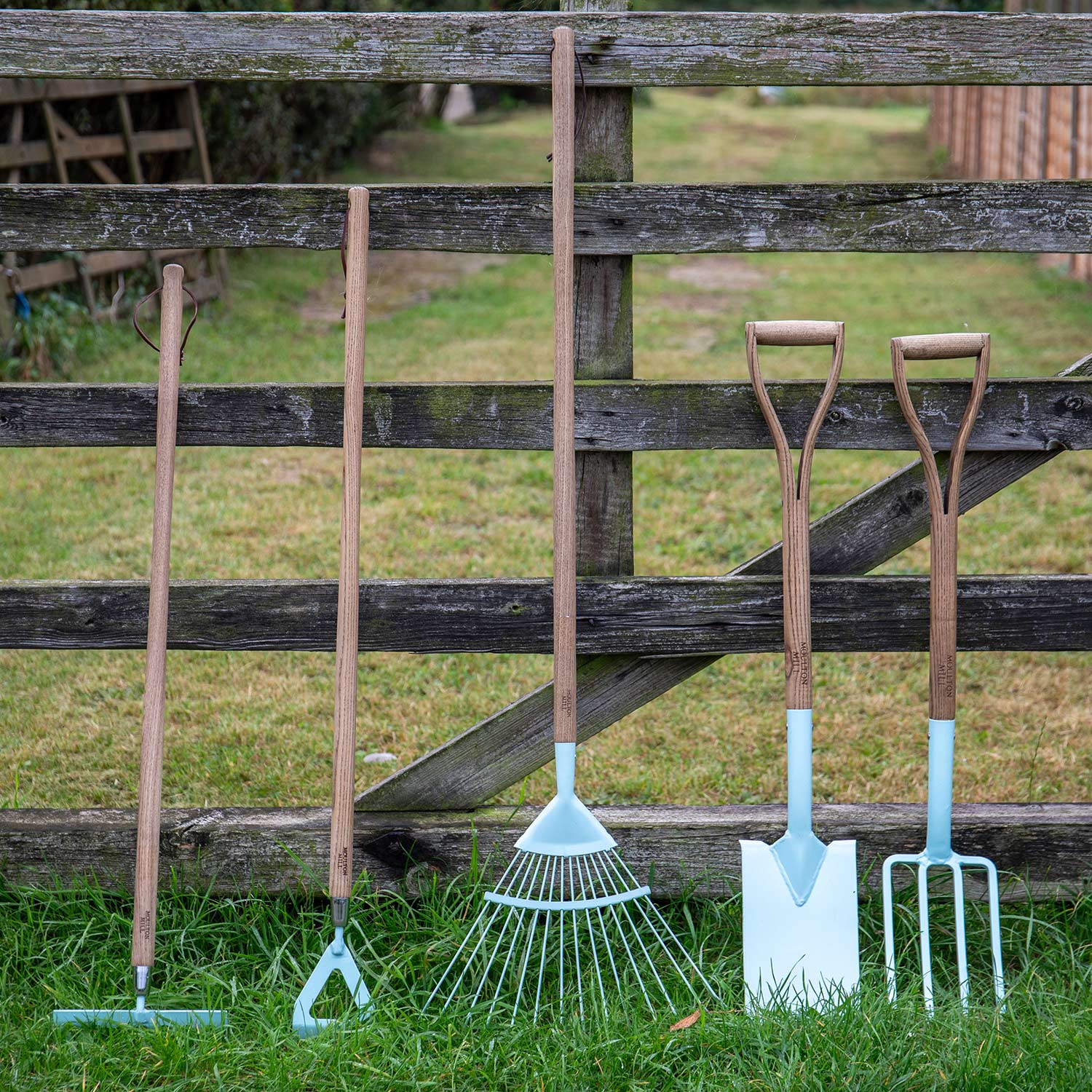 Budding Gardener Kids Lawn Rake - Image 8