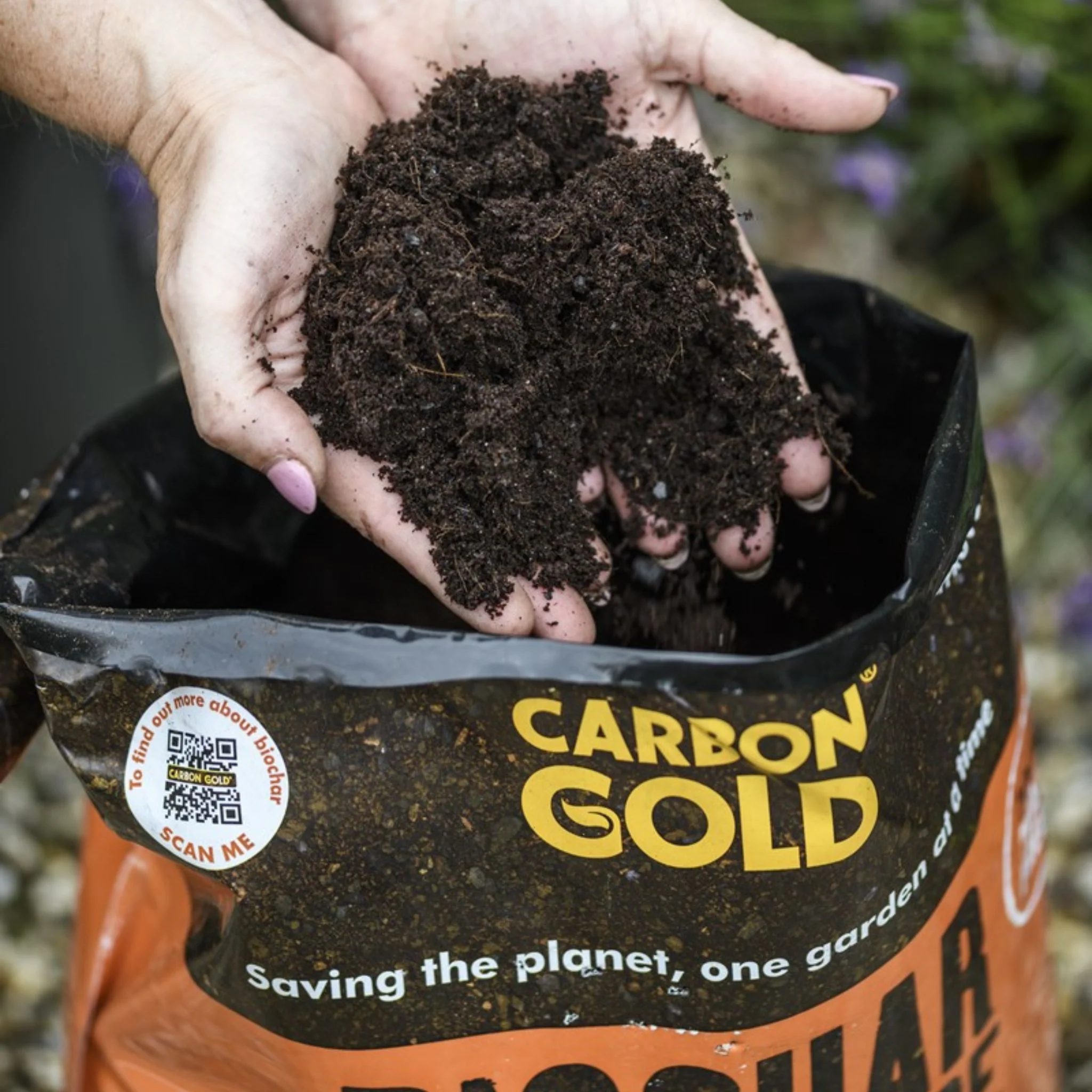 Carbon Gold Biochar All Purpose Peat-Free Compost - Image 4