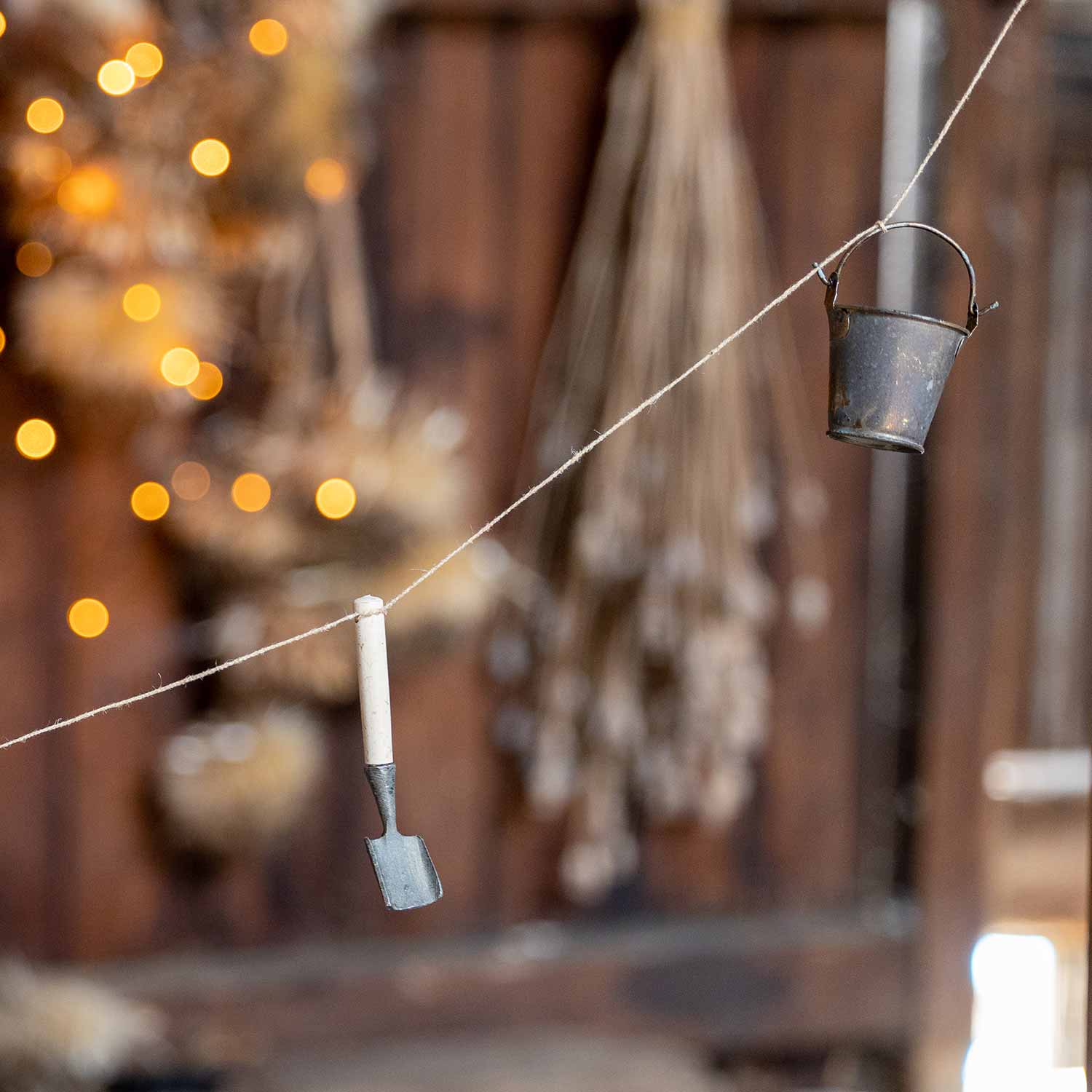 Gardening Tools Decorative Garland - Image 3