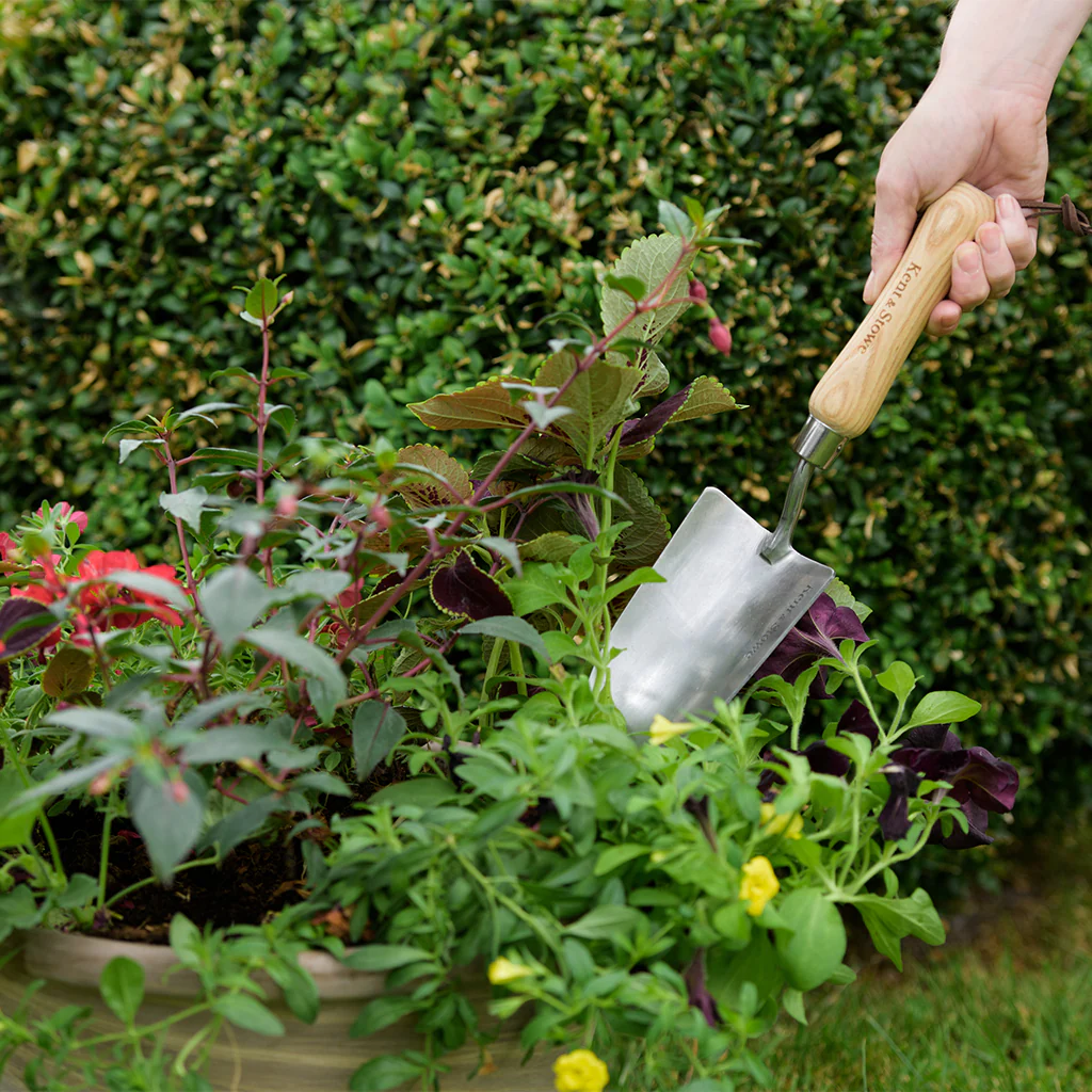 Kent & Stowe Stainless Steel Hand Trowel - Image 2