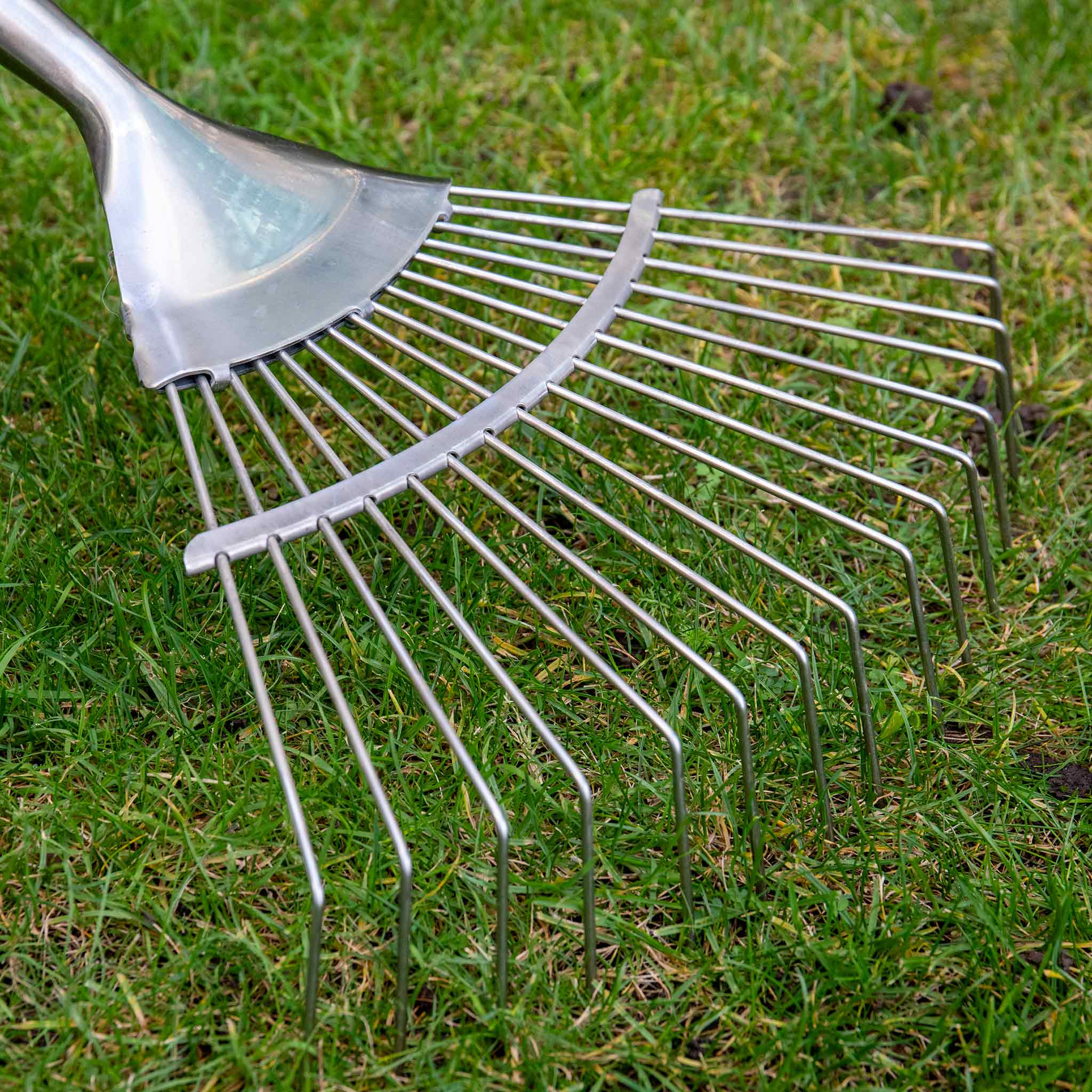 Kent & Stowe Garden Life Lawn Rake - Image 7