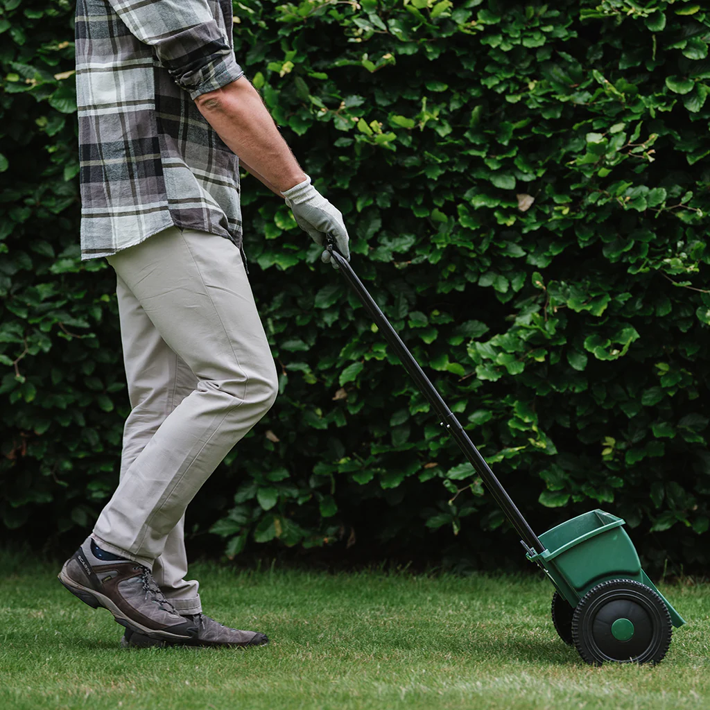 Lawn Spreader & Seed Bundle - Image 3