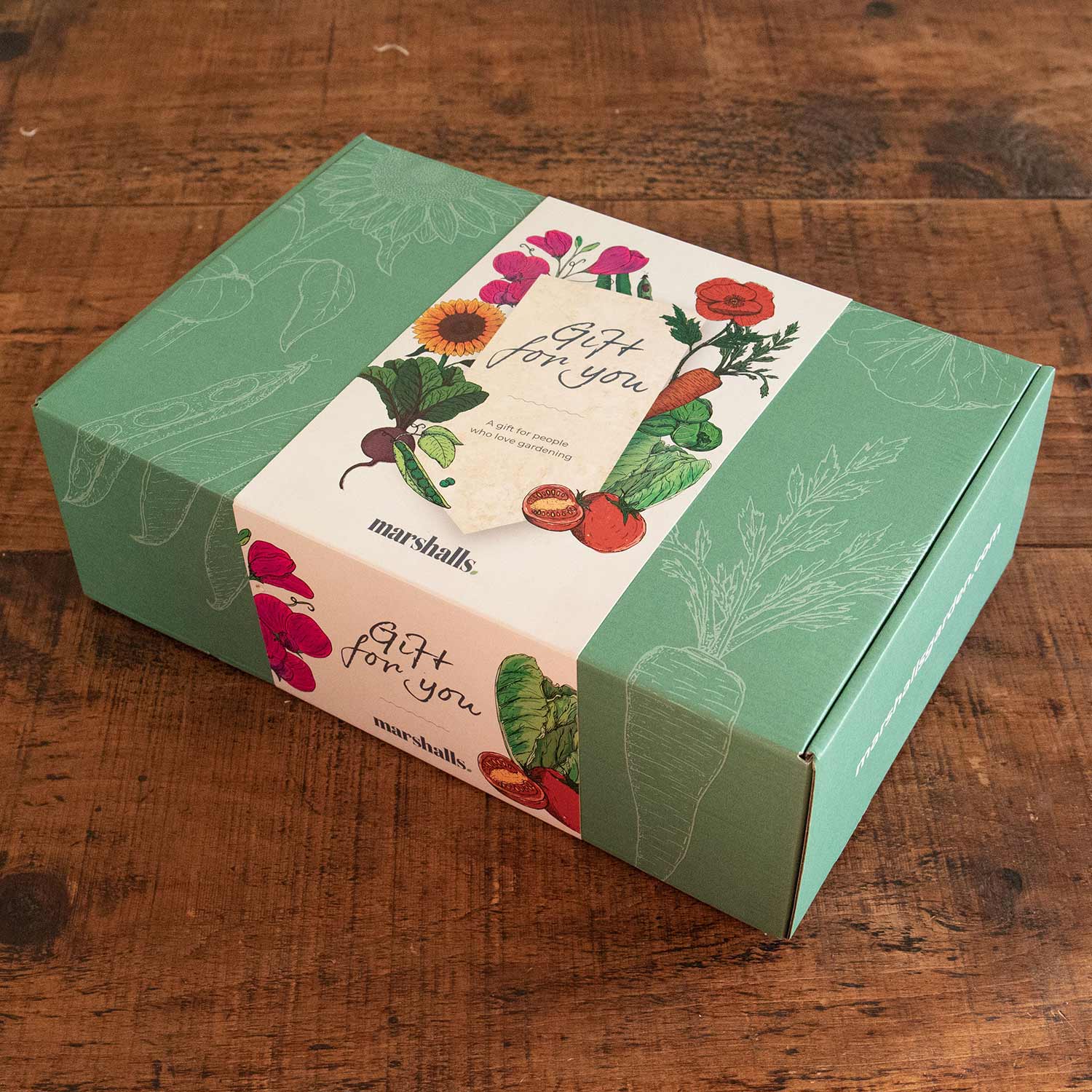 Nest & Feed Small Garden Birds Gift Box - Image 3