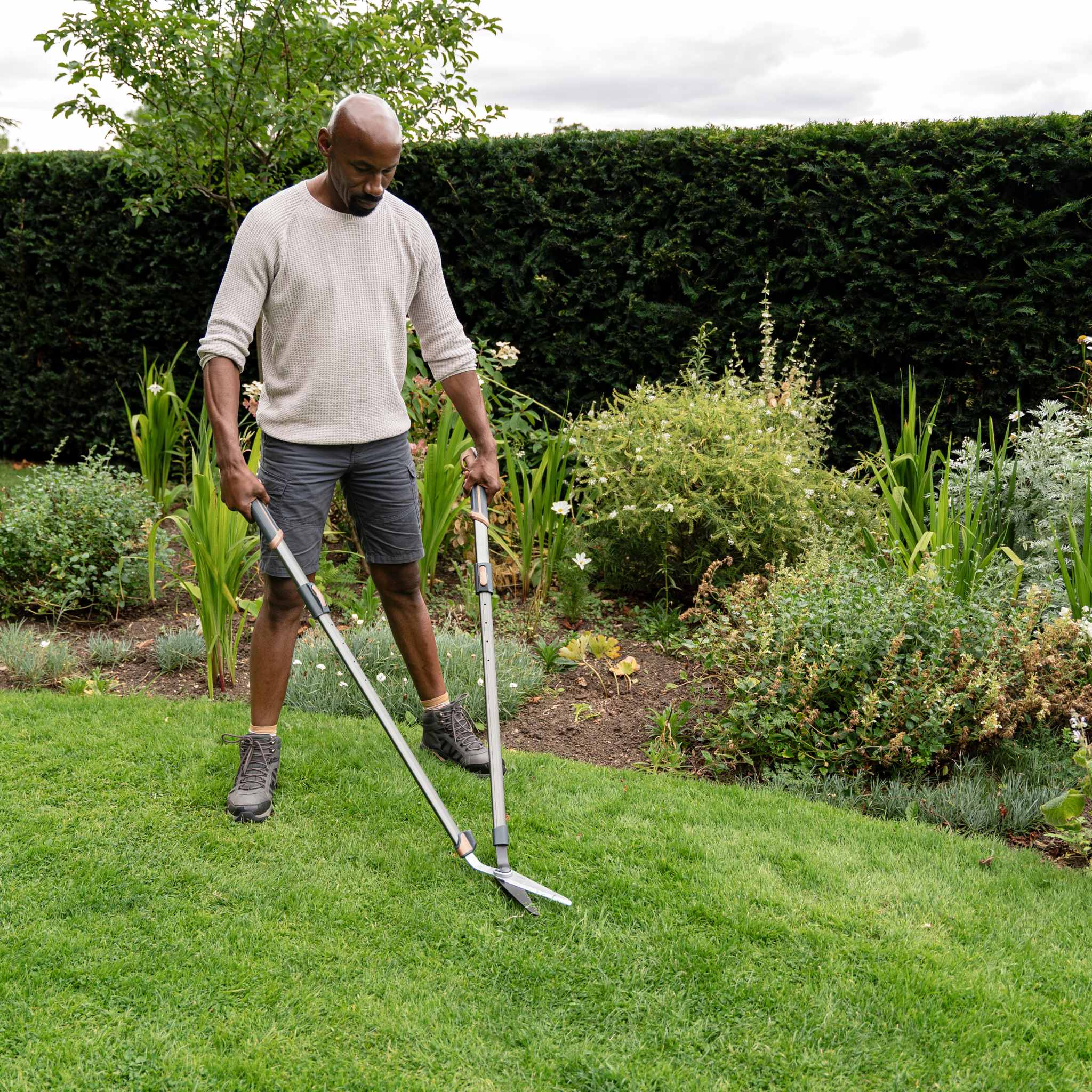 SureCut Adjustable Height Lawn Shears - Image 3